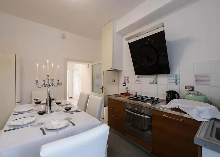 Апартаменты Elegant Fully Equipped In Center Of Perugia,parking