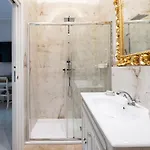 Elegant Fully Equipped In Center Of Perugia,parking *