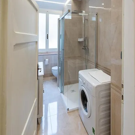 Elegant Fully Equipped In Center Of Perugia,parking Appartement *